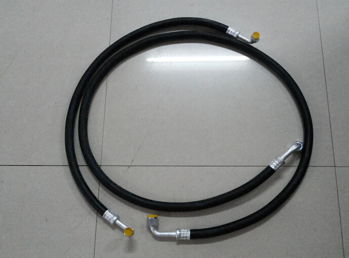 <a href=http://jeexue.cn/lcc/ target=_blank class=infotextkey>冷藏車</a>制冷系統(tǒng)管路圖片