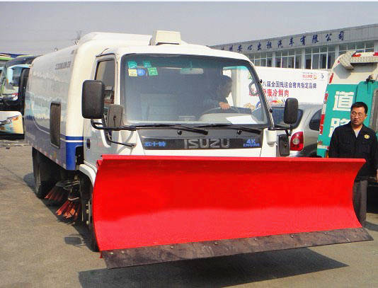 五十鈴鏟雪<a href=http://jeexue.cn/saoluche/ target=_blank class=infotextkey>掃路車</a>